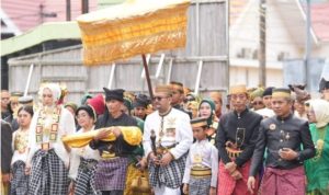 Prosesi penyucian keris kerajaan Mamuju